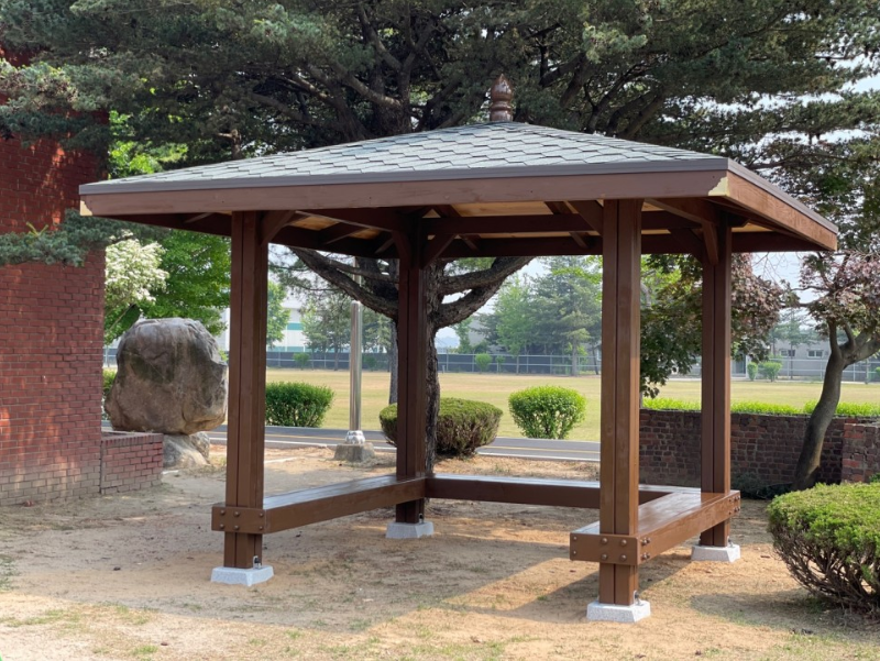3. 목재 3면 벤치형 파고라.png
